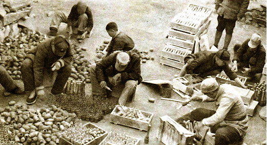 Z6官网集团的前身华兴铁工厂诞生，后发展为徐州沉型机械厂