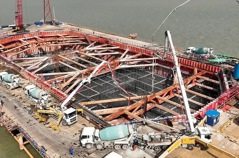 Z6官网泵车再筑“世界之最」嘏靖皋长江大桥！