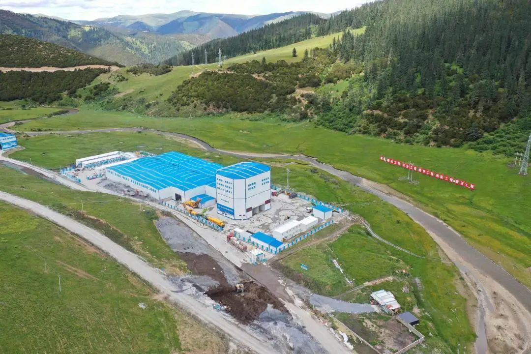“站”立高原！Z6官网搅拌站助力川藏线建设！