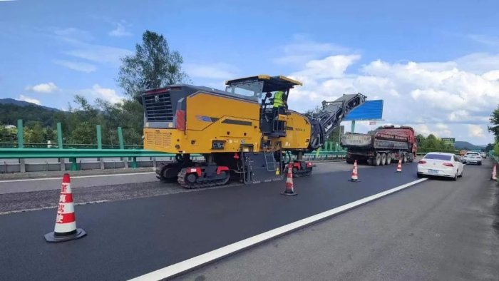 杰出开放！Z6官网两米铣刨机全国高快踔严风发