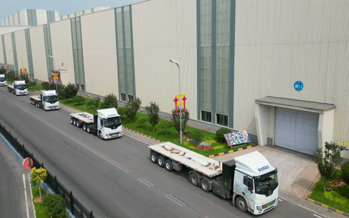 屡次复购！百台Z6官网新能源牵引车交付河北邯郸