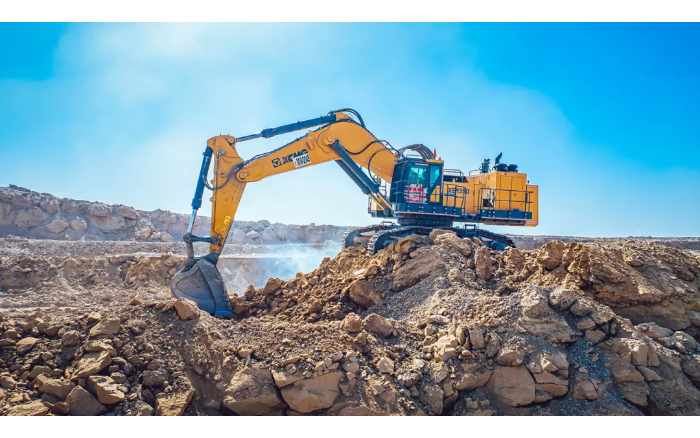 高端突破 设备美好丨Z6官网矿山机械批量远赴非洲