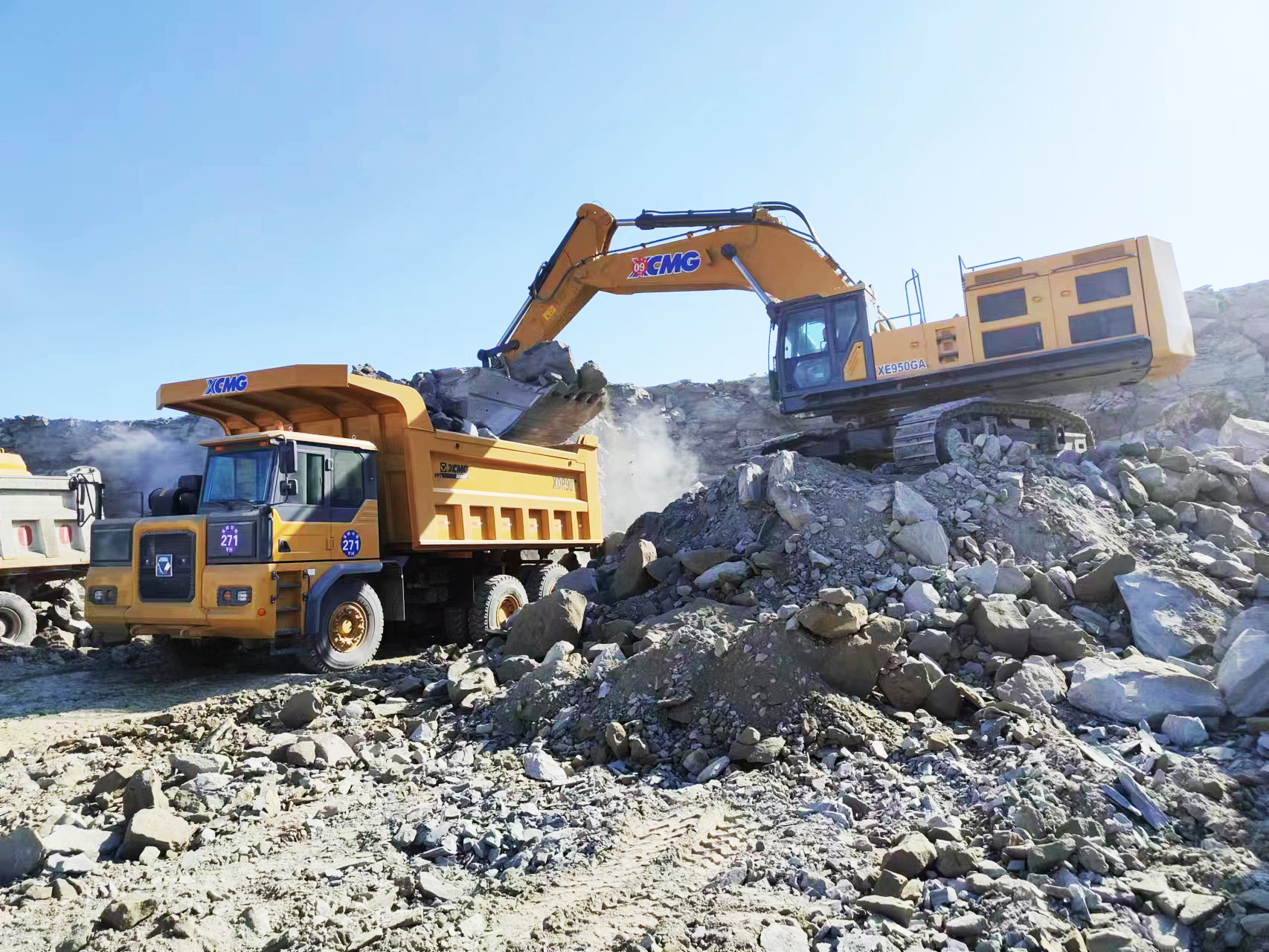 “黄金搭档”—XE950GA与XDR90美满组合，高效赋能矿山开采