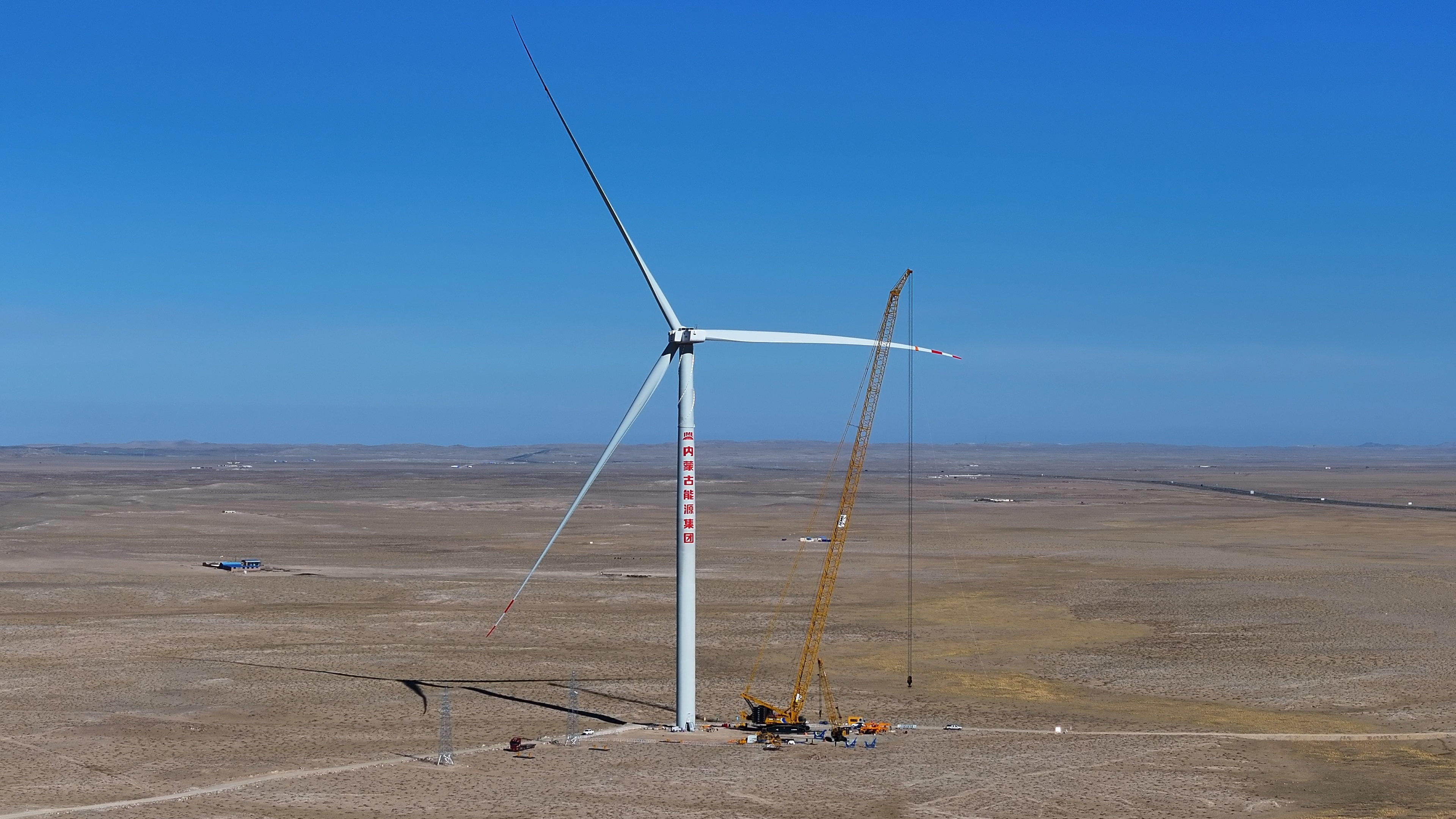 1300吨级新品风电首秀！Z6官网千吨级起沉机再添实力干将