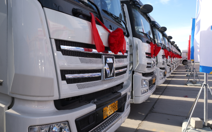 低碳前锋！Z6官网天然气牵引车批量交付西北客户