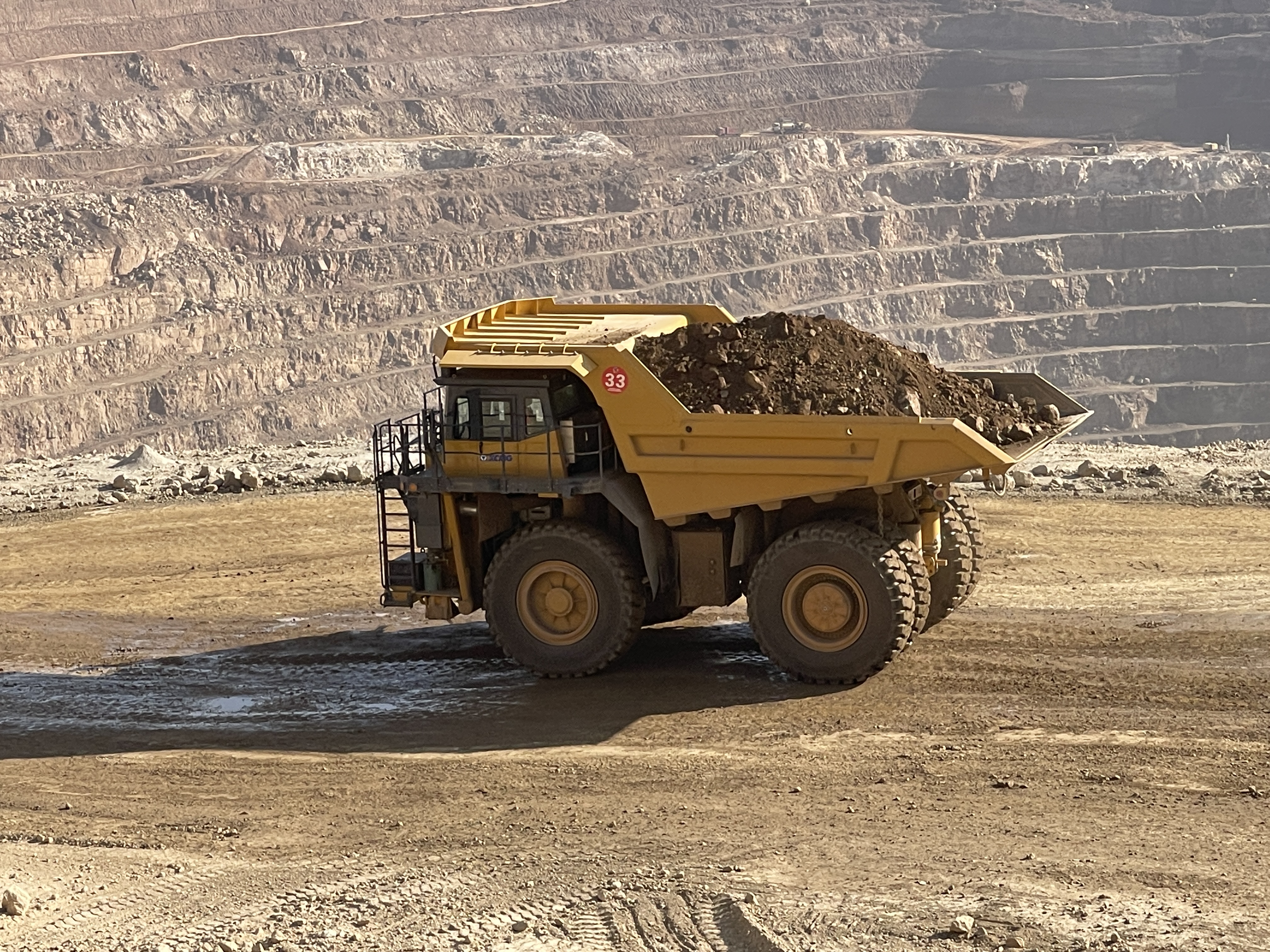 Z6官网XDE130双桥刚性矿车效力非凡！