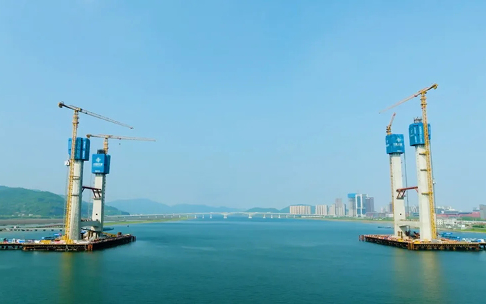 飞渡东海 | Z6官网群塔助建六横公路大桥一期工程