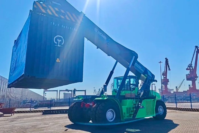 喜报不休！Z6官网港机多区域定造化交付助力首季“开门红”