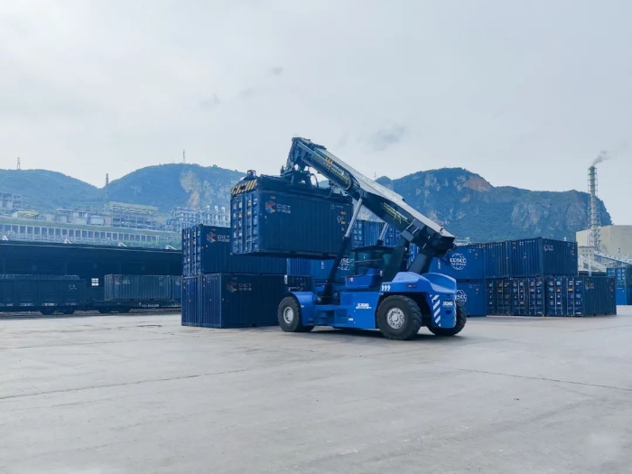 “绿色化+定造化”助力贵州铁路枢纽建设