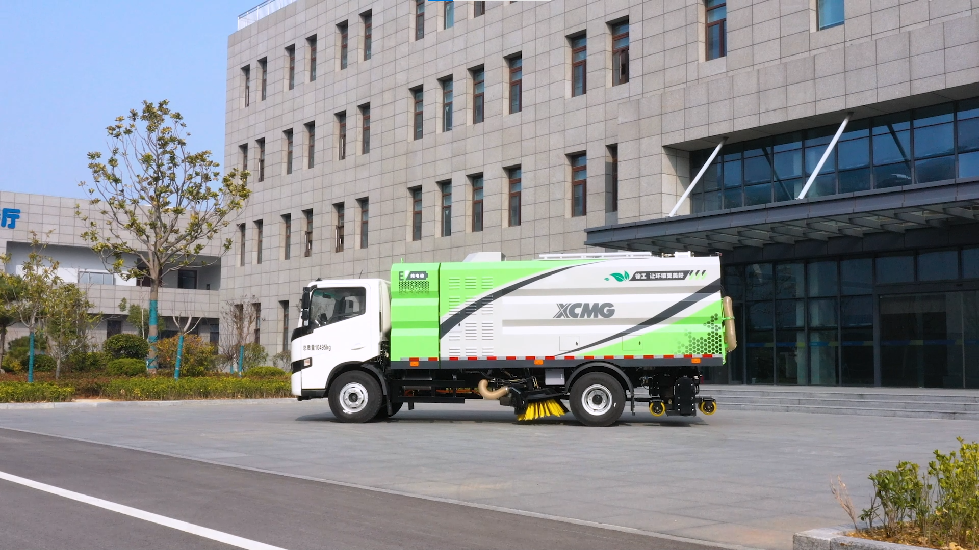 【新品争先看】无惧尘埃挑战，Z6官网干湿两用吸尘车强势来袭！