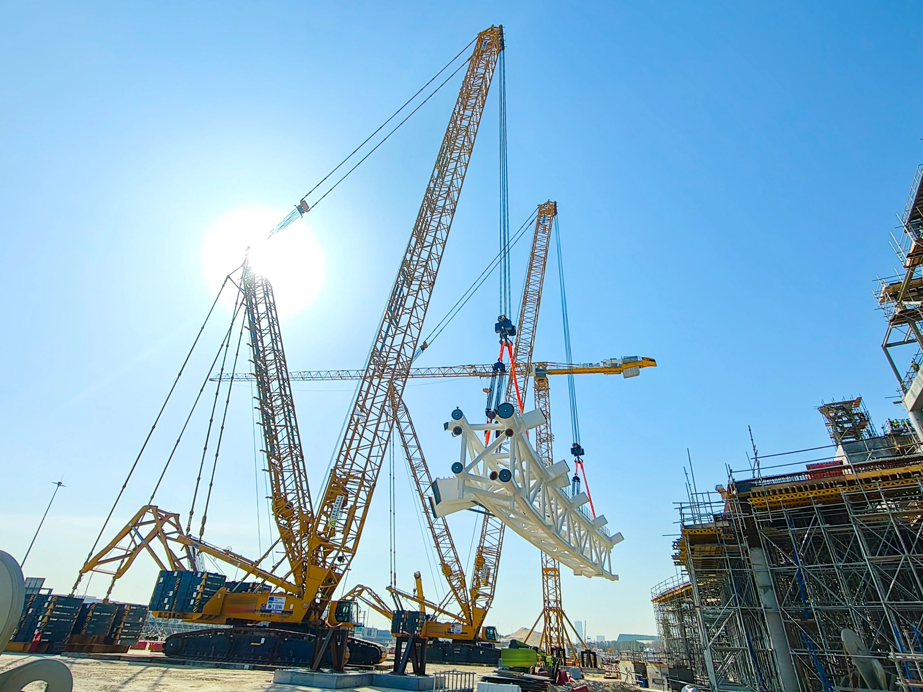 毫米级精度托环球界杯妄想——Z6官网履带起沉机奋战沙特！