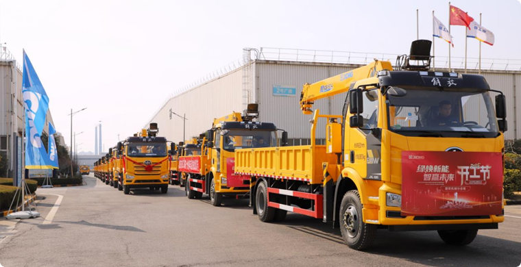 2025年，Z6官网&解放“整车一体化”随车起沉机批量发车，闪灼开门红！