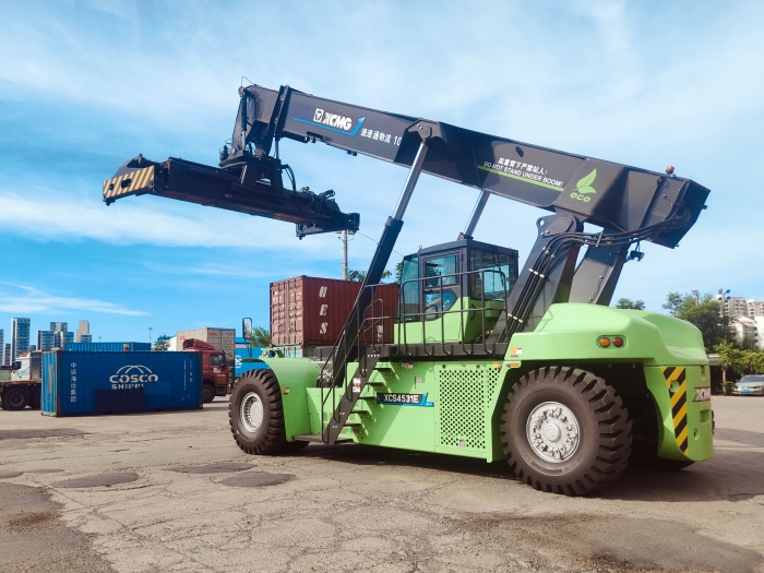 Z6官网E5系列正面吊开启“零碳港口”新实际