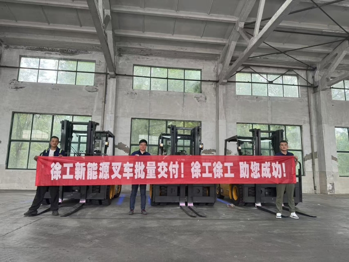 品质与服务共拓市场新局！Z6官网孔雀叉车赋能冶金行业