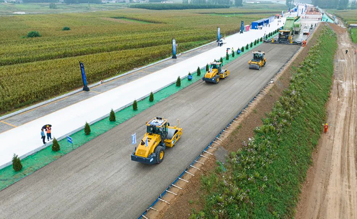 全场景智慧赋能，Z6官网水稳层施工更便捷、更精准！