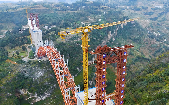 桥接黔西北 双塔连山涧 Z6官网塔机奋战白水河特大桥