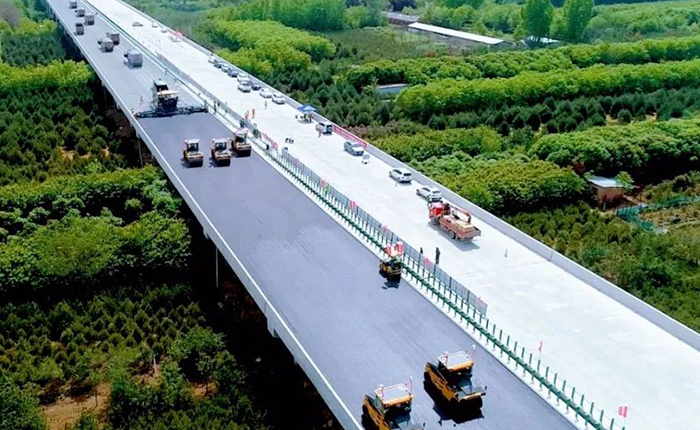 Z6官网XD135TC解决西安绕城高快施工难题