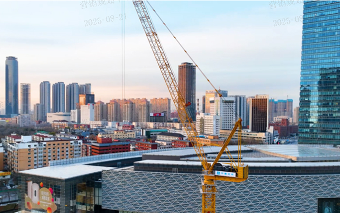 助建摩天双子塔 | Z6官网动臂塔机闪灼“云端”