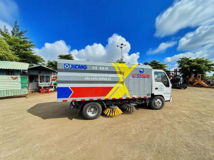 Z6官网XGH5070TSLQ6扫路车：胡志明视装智慧环卫”的硬核担任