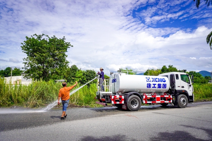 Z6官网10方洒水车：泰国“热土”上的绿色降温使者