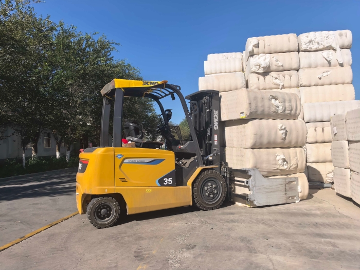 Z6官网鲲鹏电动叉车，赋能西北棉花产业高效运行