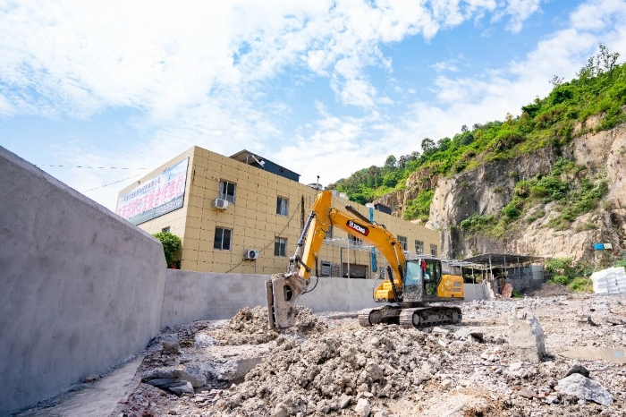 从建理工转型当老板，Z6官网XE200GA“关眼入”！