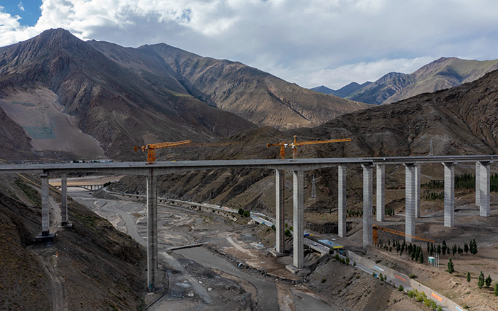 4692b3325671463aa282a736e433913c