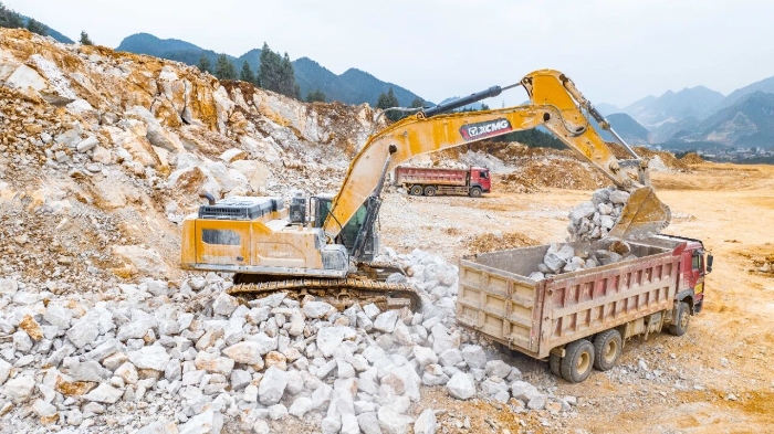 矿山担任XE500GK“坐镇”矿山，开采更有底气！