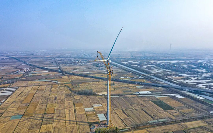 麦田工况实录 | Z6官网XGL3300-220S动臂塔机170米高空显技巧