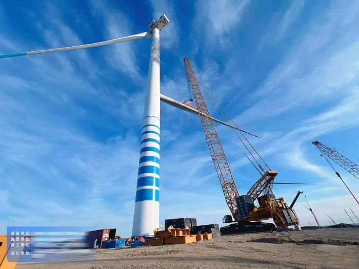 大国沉器显担任——XLC18000M征战戈壁滩，125米高空精准托起10兆瓦风电巨擘！