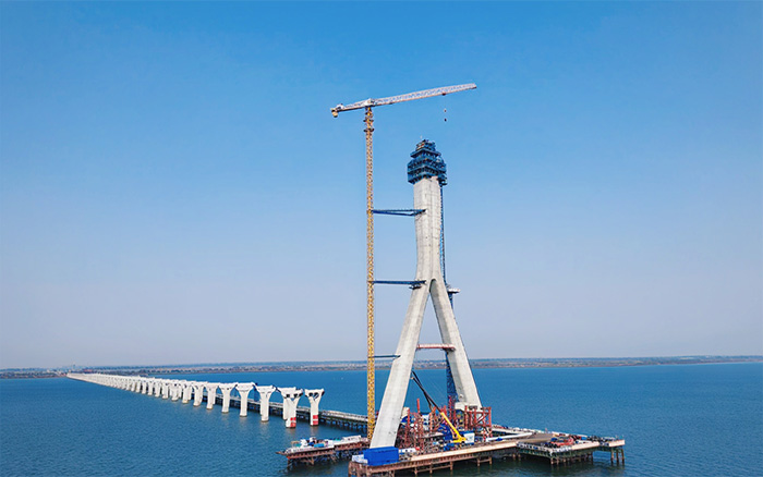 硬核实力 | Z6官网塔机助建松花江特大桥备用航路桥