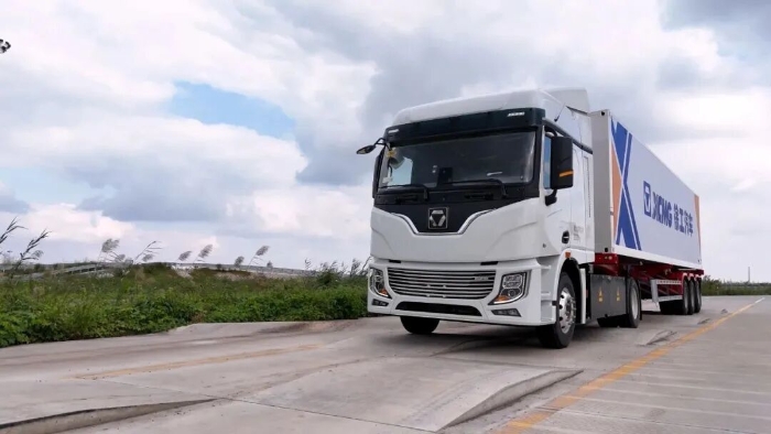 “双11”呼接装当日达”！Z6官网4&times;2底充牵引车助力物流运输！