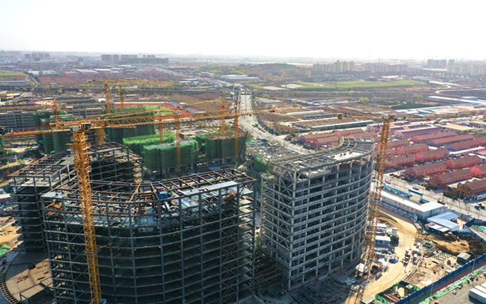 坐标青岛 Z6官网塔机响应号召展风采