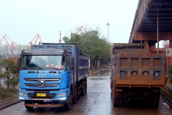 大港焕新！Z6官网新能源自卸车助力港口物流绿色转型