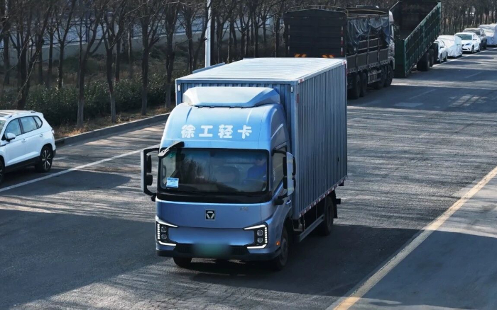 不只大货厢，Z6官网汉界轻卡凭诸多优势感动客户