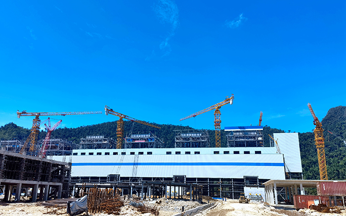 硬核实力！Z6官网超大塔机批量助建印尼矿业项目