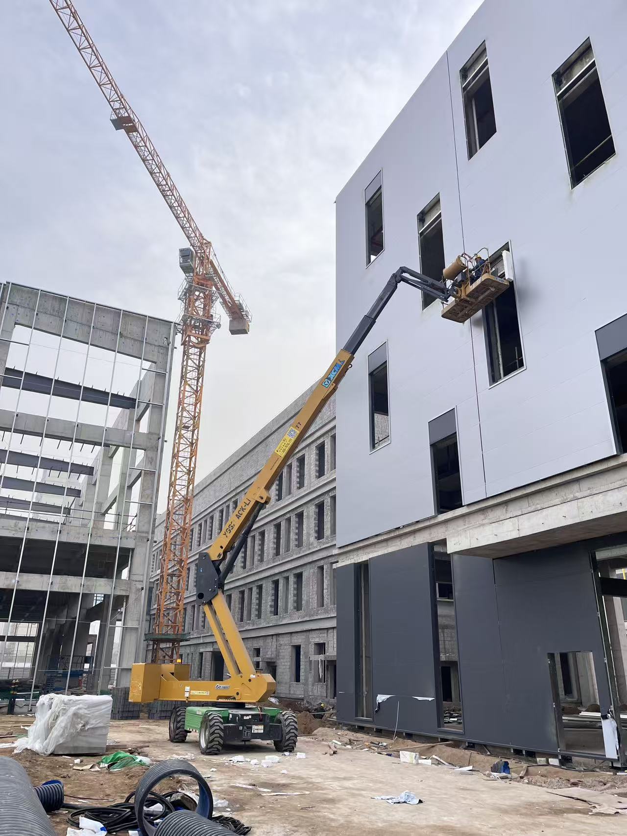 零碳动力 + 经心服务，Z6官网助力雄安国贸高效建造