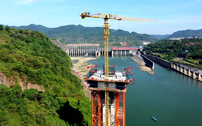 Z6官网双塔助建嘉陵江干的“钢铁脊梁”