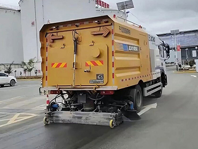 滤芯总堵？寿命太短？XLQ1005A干湿分离吸扫车，专治厂区高粉尘“顽疾”